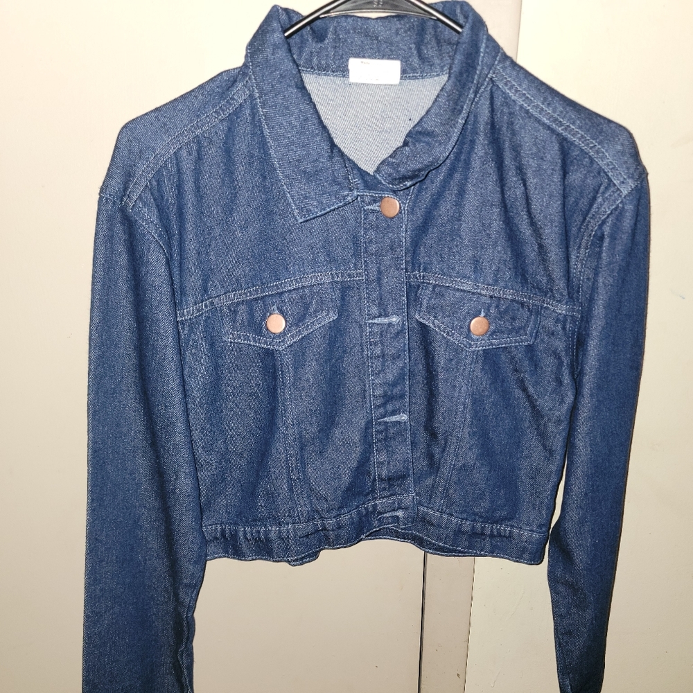 Cropped jean jacket size large